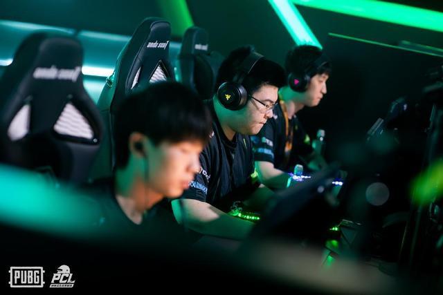 为巴塞罗那 为巴塞罗那